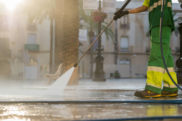 Best Commercial Building Pressure Washing  in Le Sueur, MN